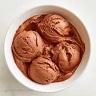 Chocolate Ice Cream with Cocoa Powder